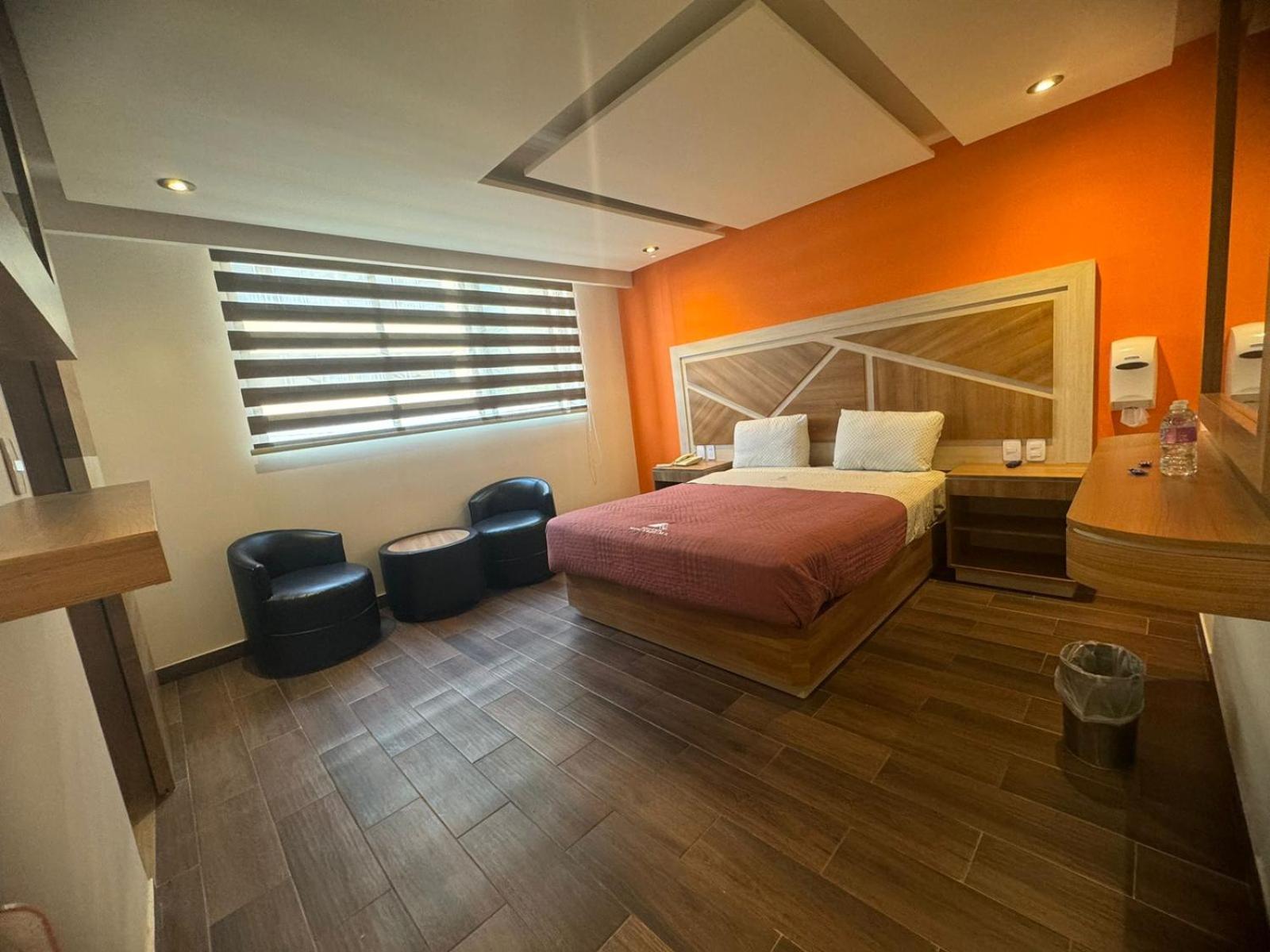 Hotel Moctezuma La